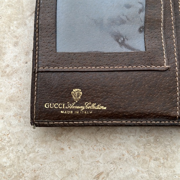 Gucci Long Wallet horrible condition, could be used for parts, or actual wallet - Picture 8 of 13